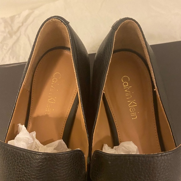 Calvin Klein Women's Fanna Chain Loafers, black size 5, Hardly worn! - Picture 5 of 8